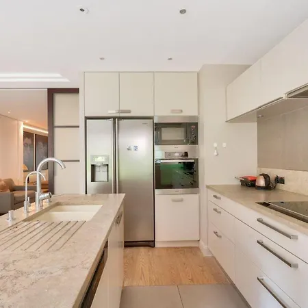 Prestigious 5br Avenue Foch - Arc De Triomphe Paříž