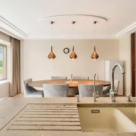 Prázdninový dům Prestigious 5br Avenue Foch - Arc De Triomphe Paříž