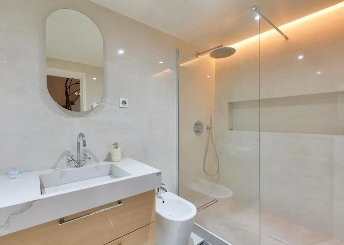 Dom wakacyjny Prestigious 5br Avenue Foch - Arc De Triomphe