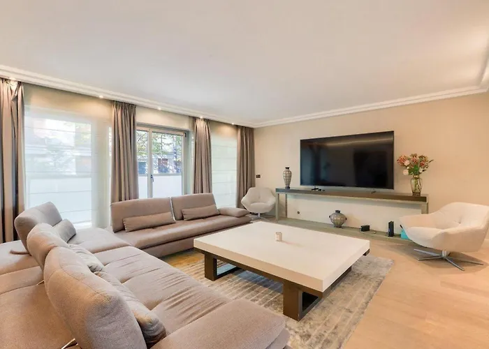 Dom wakacyjny Prestigious 5br Avenue Foch - Arc De Triomphe Paryż