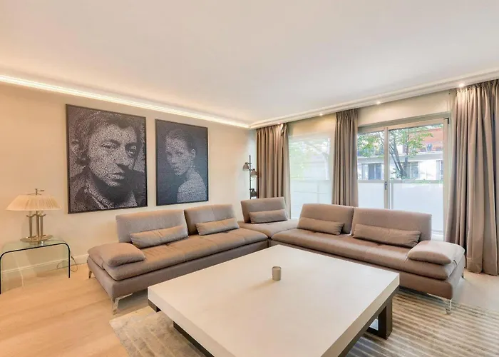 Prestigious 5br Avenue Foch - Arc De Triomphe *