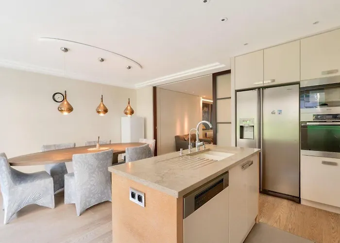 Dom wakacyjny Prestigious 5br Avenue Foch - Arc De Triomphe