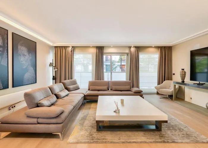 Dom wakacyjny Prestigious 5br Avenue Foch - Arc De Triomphe