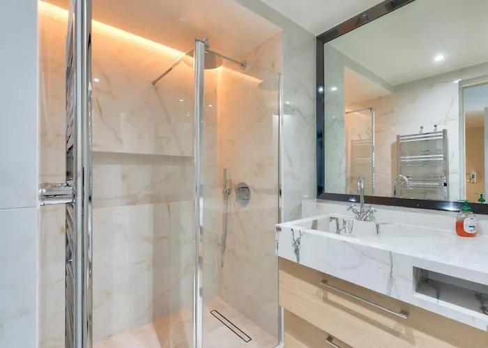 Prestigious 5br Avenue Foch - Arc De Triomphe Dom wakacyjny Paryż